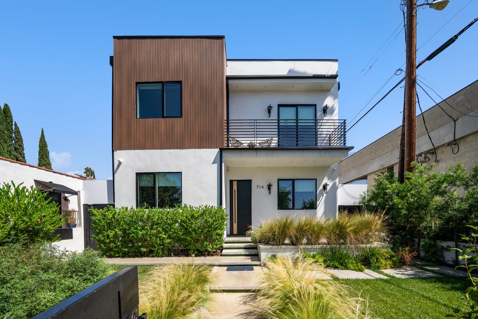 714 N La Jolla Ave